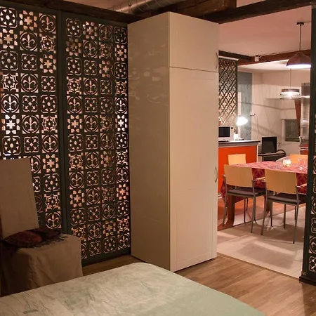 Apartment Mixed Colors Loft -majoitus